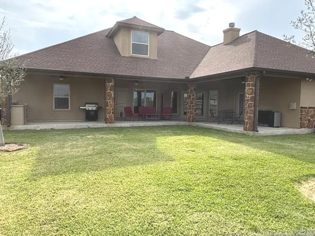 $674,000 | 104 Park View, Poth, TX 78147