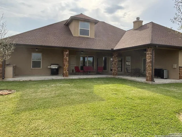 $674,000 | 104 Park View, Poth, TX 78147