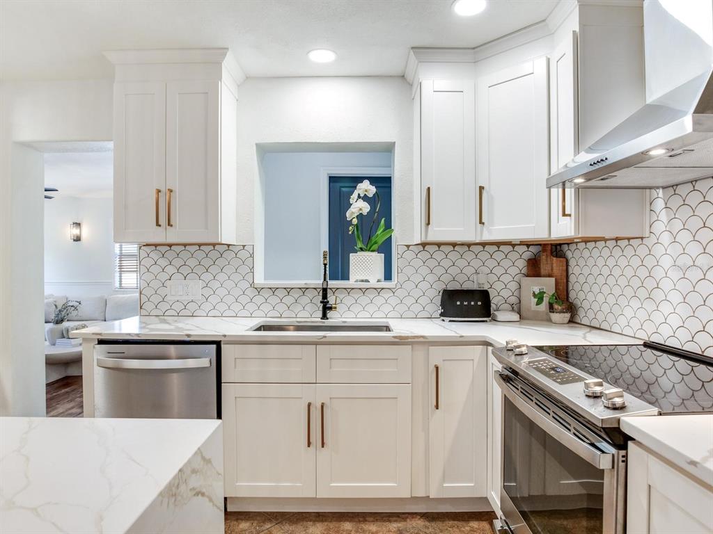 2911 West Winthrop Road Tampa, FL 33611 - Photo 10 of 37 Gallery Image 10