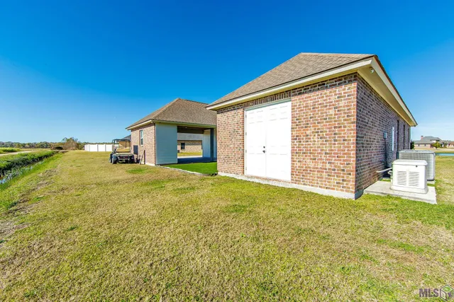 $455,000 | 276 Sugarfield Drive, Thibodaux, LA 70301
