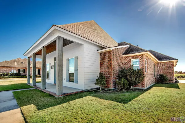 $455,000 | 276 Sugarfield Drive, Thibodaux, LA 70301