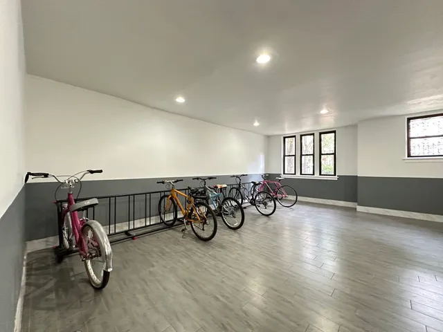 $1,200 | 5710 North Winthrop Avenue, Unit 107, Chicago, IL 60660