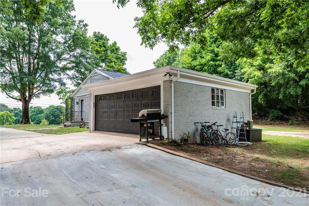 2831 Spencer Road Conover, NC 28613 - Photo 11 of 48 Gallery Image 11
