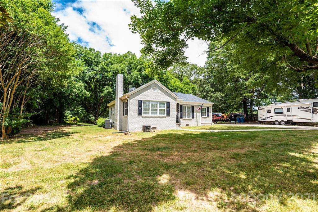 2831 Spencer Road Conover, NC 28613 - Photo 5 of 48 Gallery Image 5
