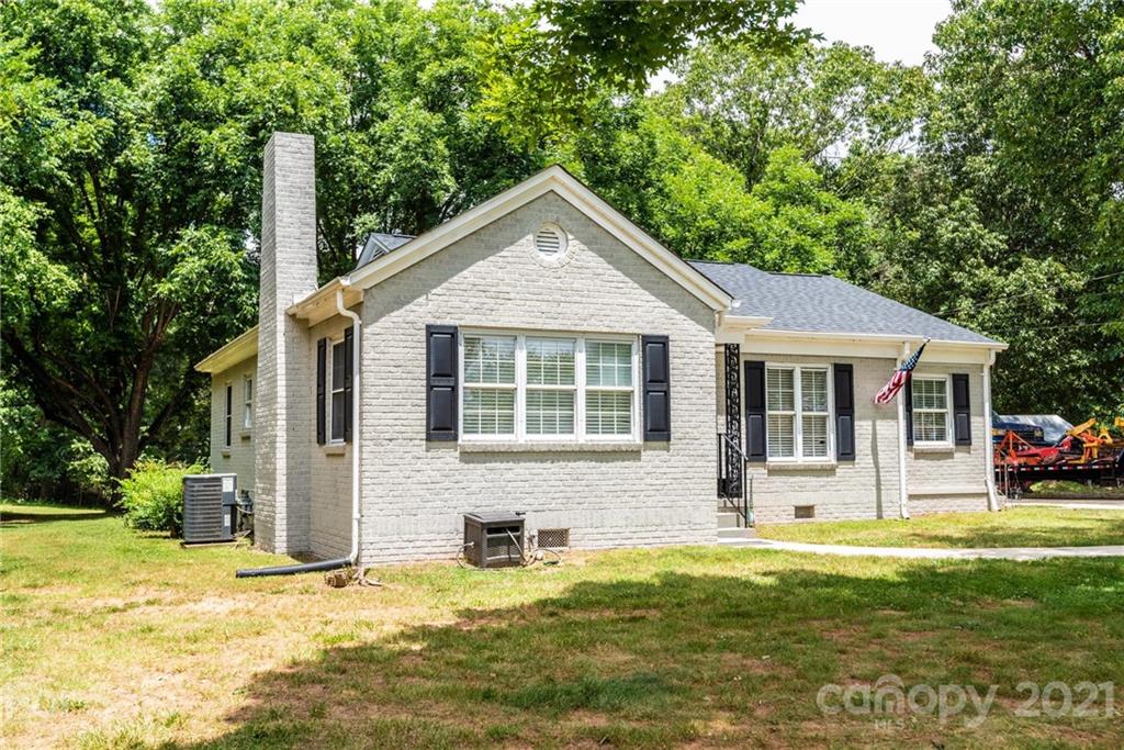 2831 Spencer Road Conover, NC 28613 - Photo 6 of 48 Gallery Image 6