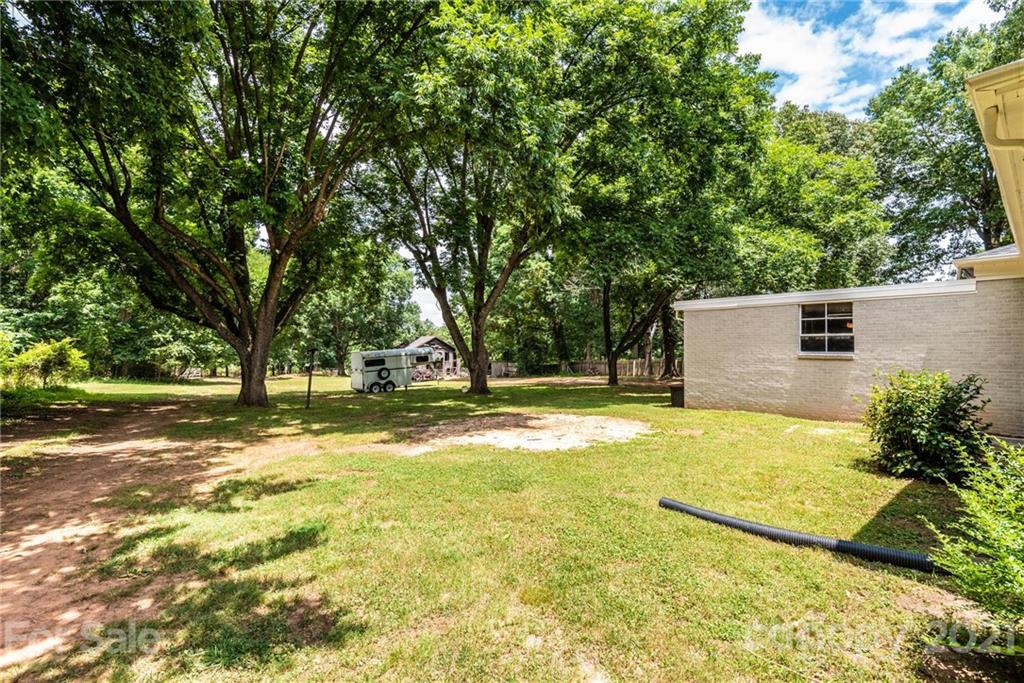 2831 Spencer Road Conover, NC 28613 - Photo 7 of 48 Gallery Image 7