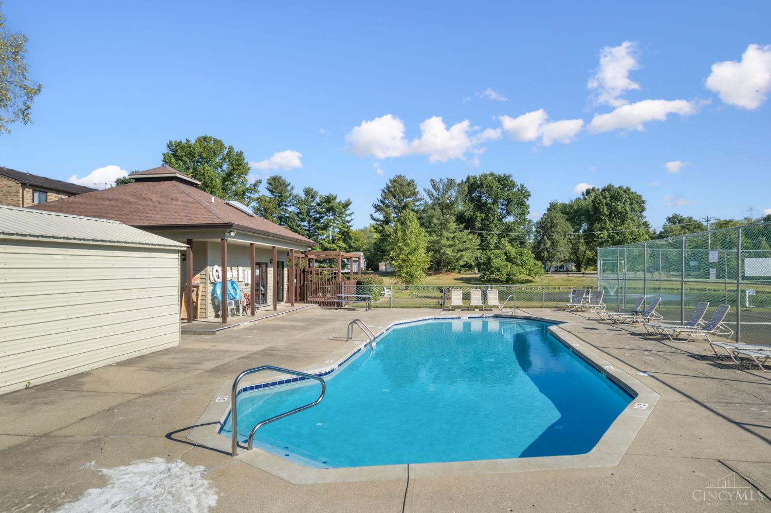 539 Davis Road, Unit 12 Cincinnati, OH 45255 - Photo 30 of 33