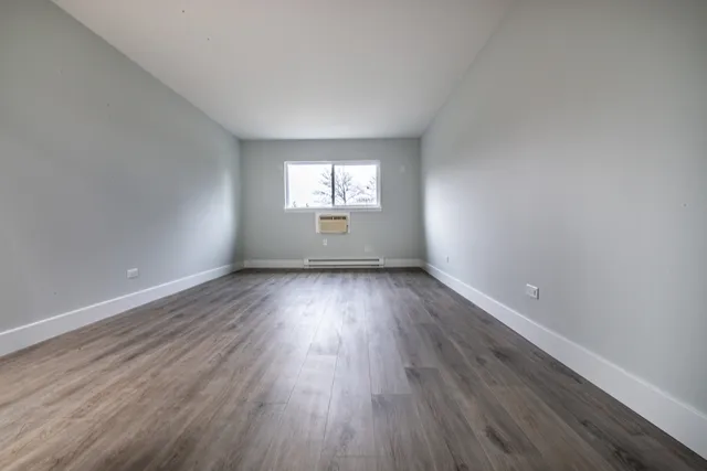 $215,900 | 814 East Old Willow Road, Unit 109, Prospect Heights, IL 60070