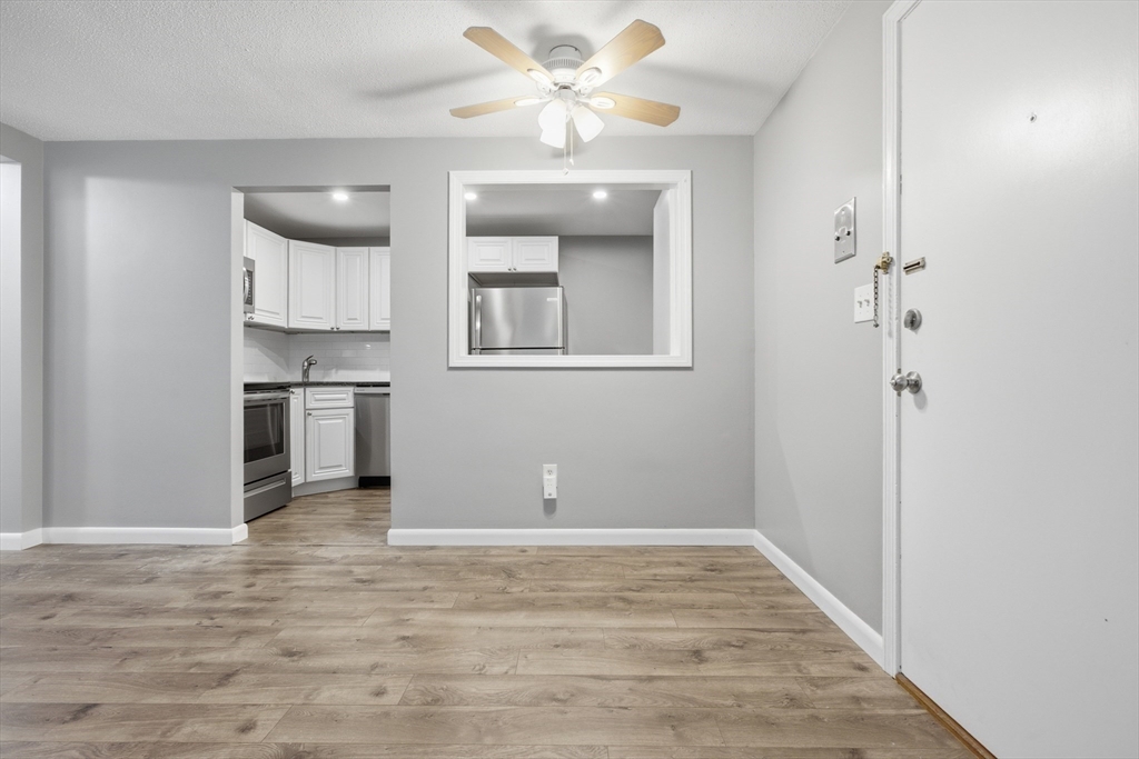 13 Hallmark Gardens, Unit 1 Burlington, MA 01803 - Photo 7 of 21