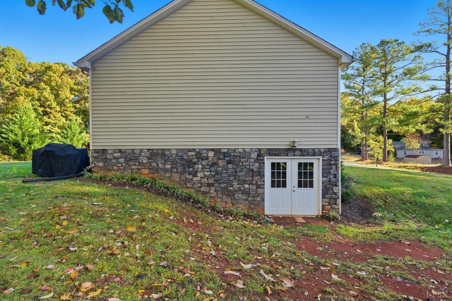 2739 Chilton Road Appomattox, VA 24522 - Photo 28 of 30 a view of a back yard of the house