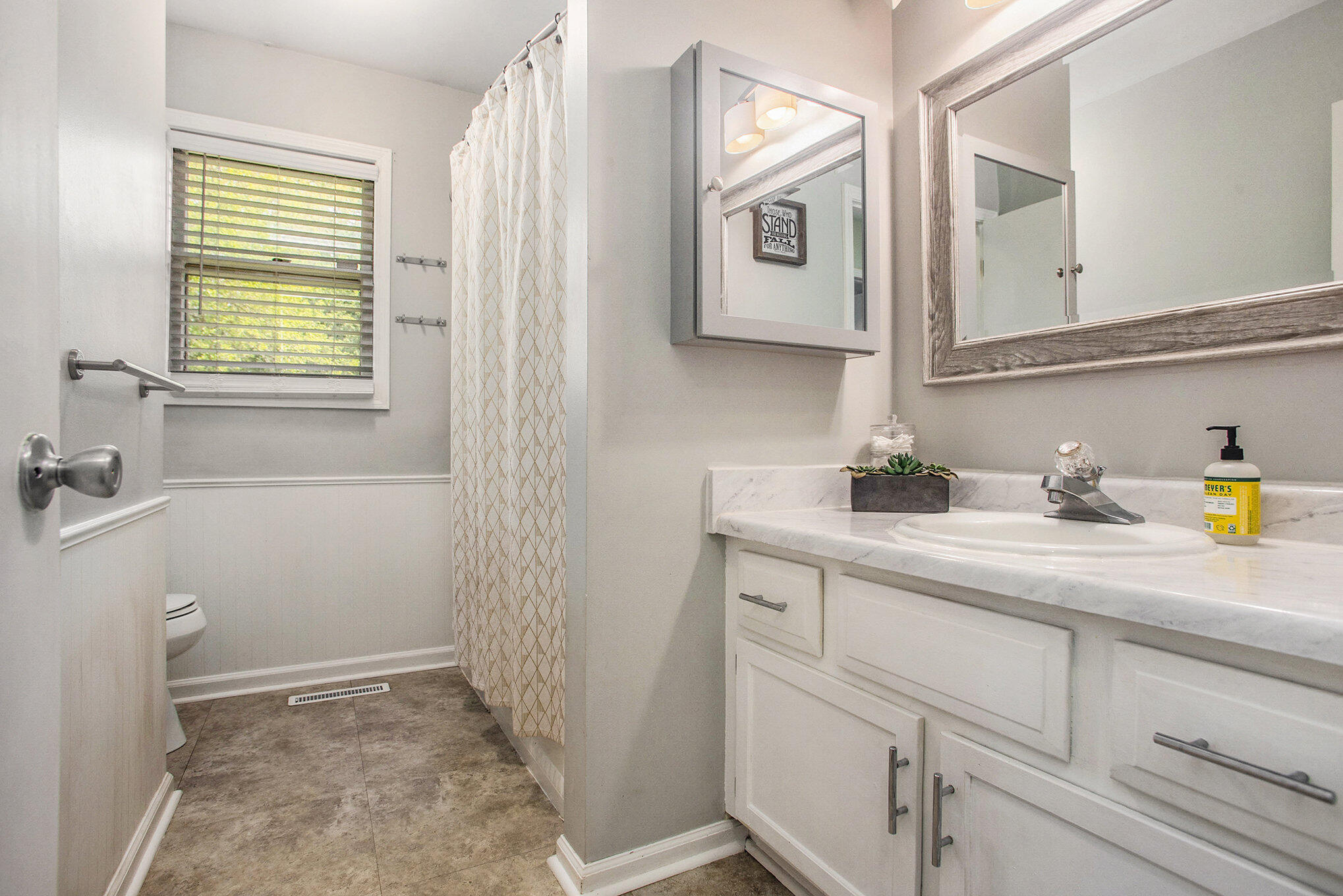 4522 Eventide Avenue Kalamazoo, MI 49009 - Photo 13 of 25 Main floor bath