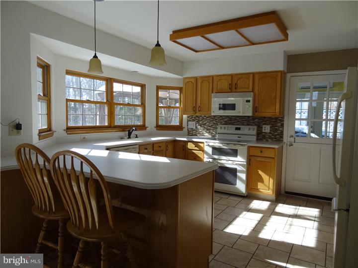 5 Woodbrook Road Voorhees, NJ 08043 - Photo 3 of 25 Kitchen