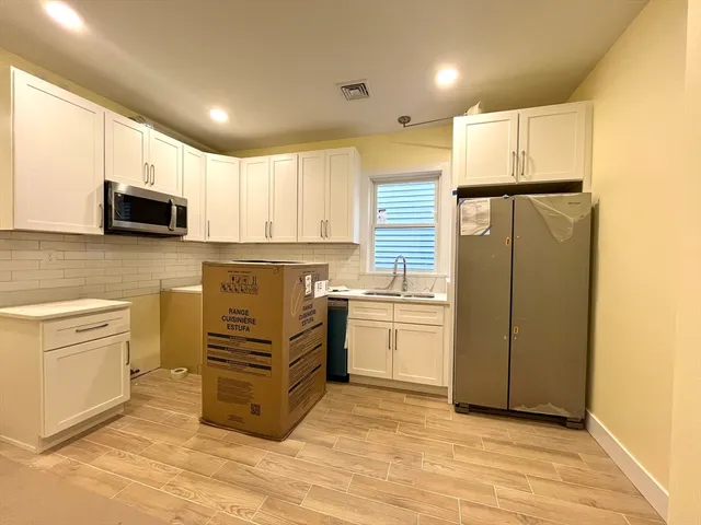 $4,100 | 7 Carson Street, Unit 2, Boston, MA 02125