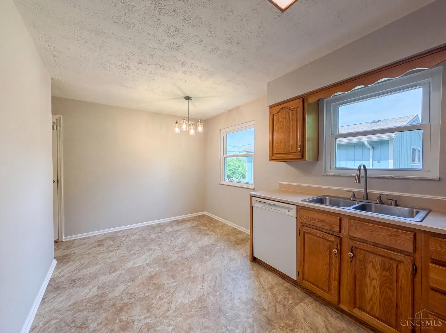 2086 Resor Road Fairfield, OH 45014 - Photo 7 of 21