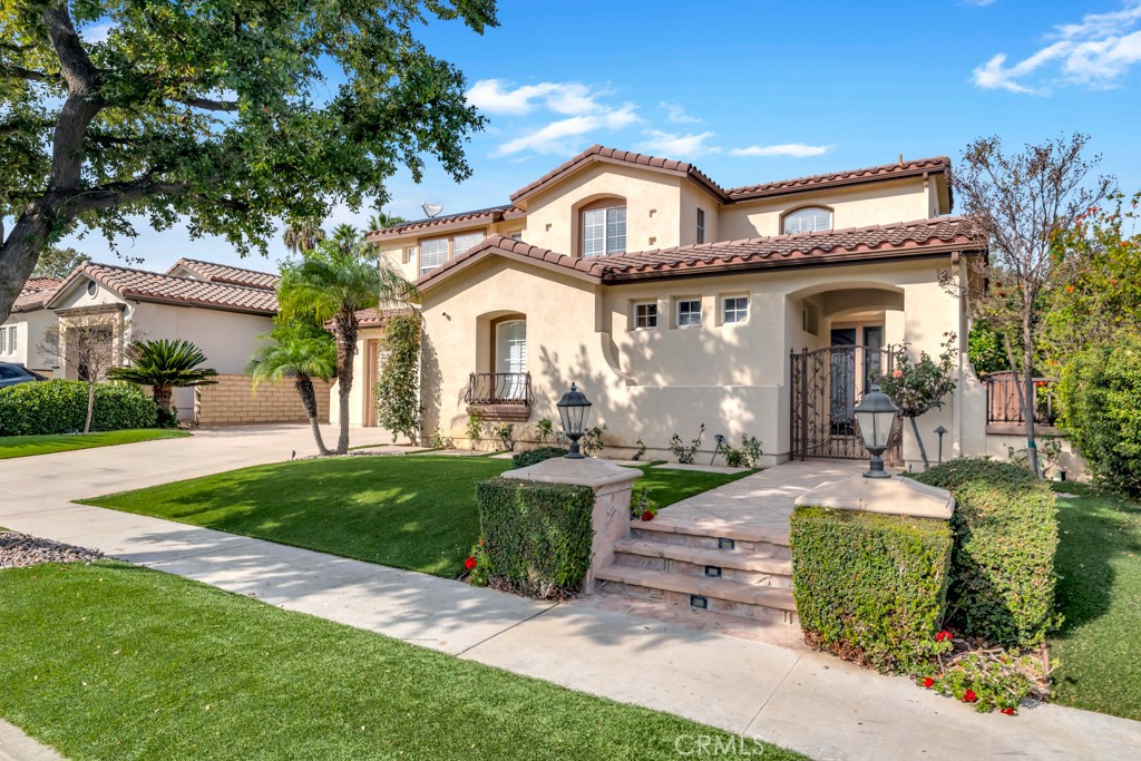 3049 Heavenly Ridge Street Thousand Oaks, CA 91362 - Photo 2 of 50 a front view of a house with garden