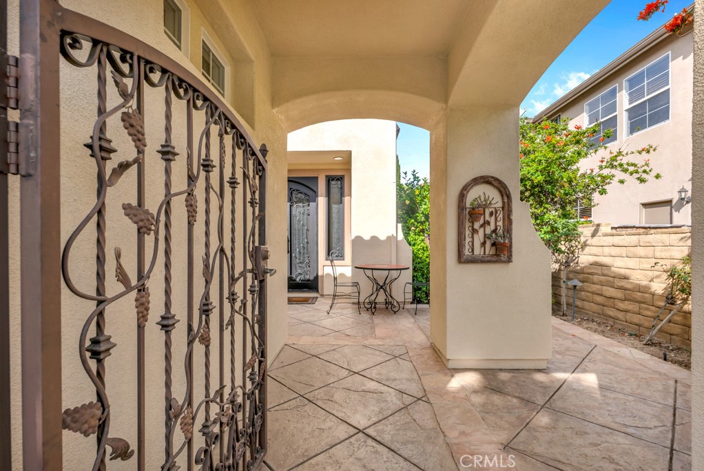 3049 Heavenly Ridge Street Thousand Oaks, CA 91362 - Photo 4 of 50 a view of entryway with livingroom and furniture
