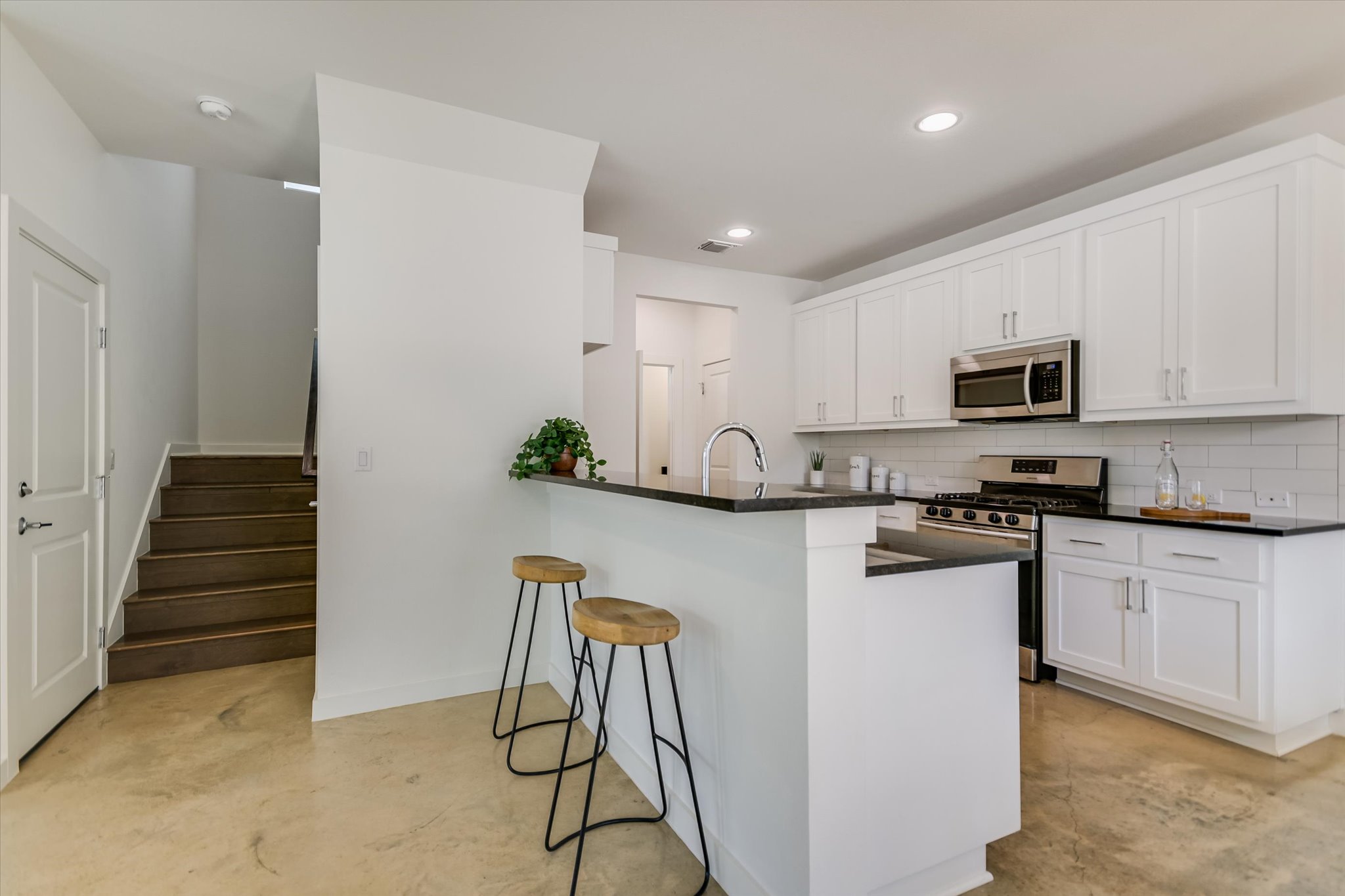 1916 Bunche Road Austin, TX 78721 - Photo 7 of 21