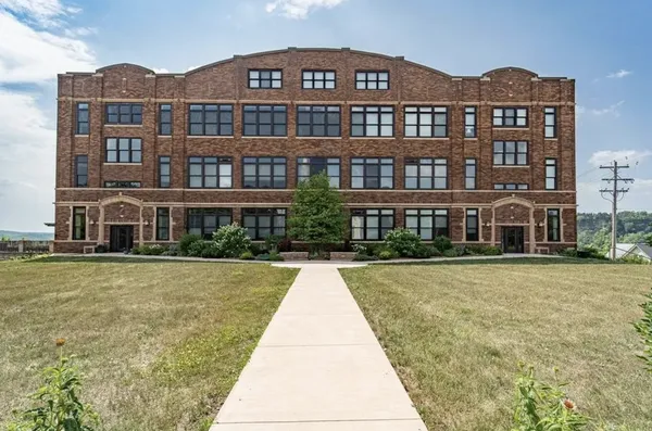 $309,900 | 201 Ridgeview Lane South, Unit 204, Lanesboro, MN 55949
