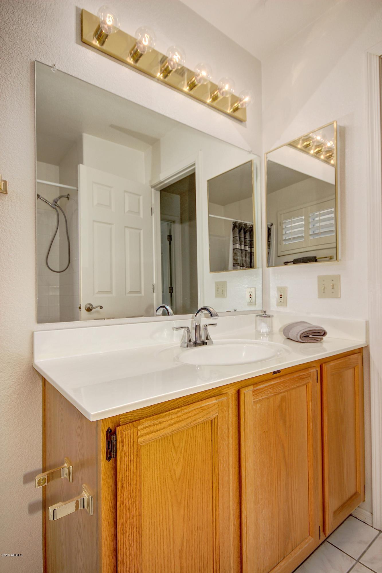 4220 East Rockledge Road Phoenix, AZ 85044 - Photo 11 of 12 0015-Rockledge Rd (16)