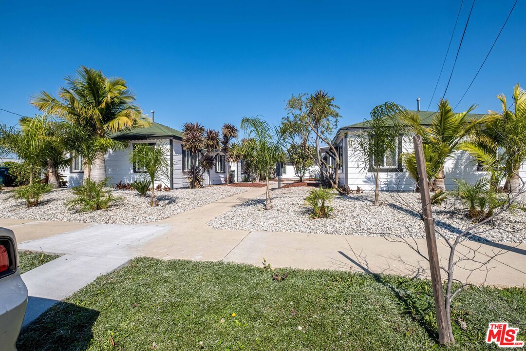 1737 252nd Street Lomita, CA 90717 - Photo 5 of 29 a view of a backyard of the house