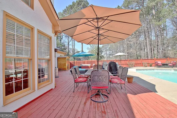 a outdoor view with a sitting space