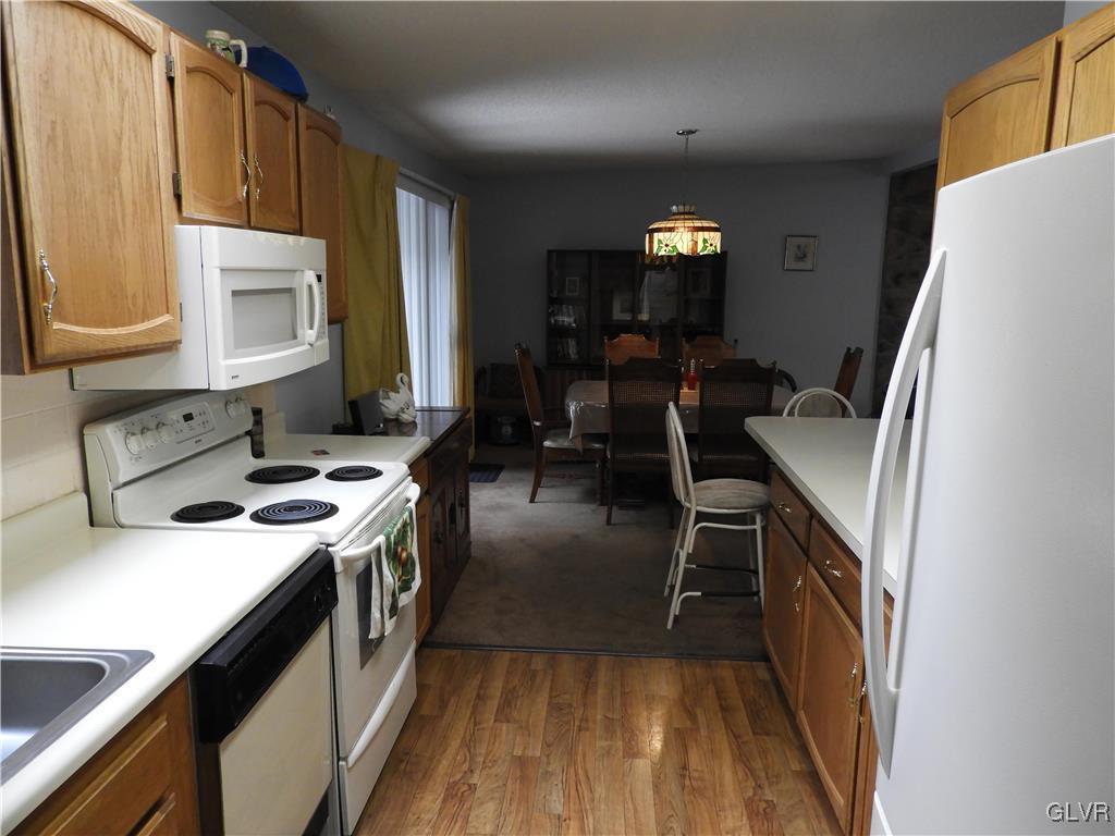 115 Sassafras Road Albrightsville, PA 18210 - Photo 14 of 41 Kitchen