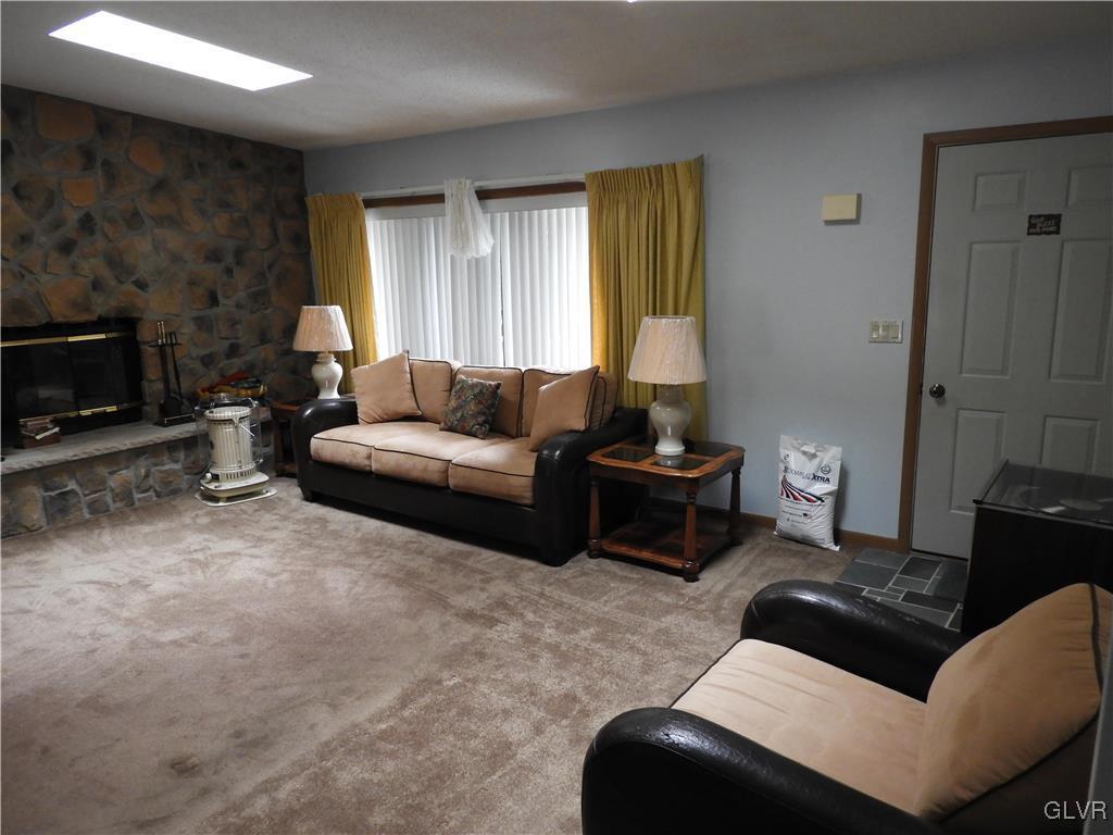 115 Sassafras Road Albrightsville, PA 18210 - Photo 23 of 41 Living Room