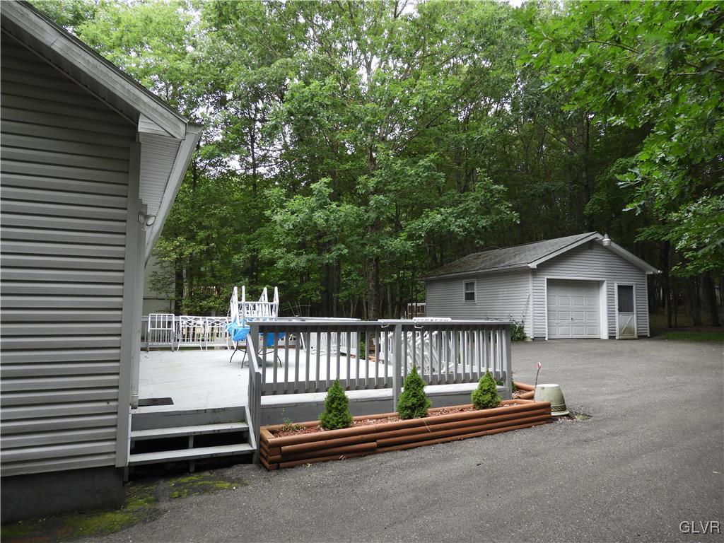 115 Sassafras Road Albrightsville, PA 18210 - Photo 3 of 41 Side Driveway
