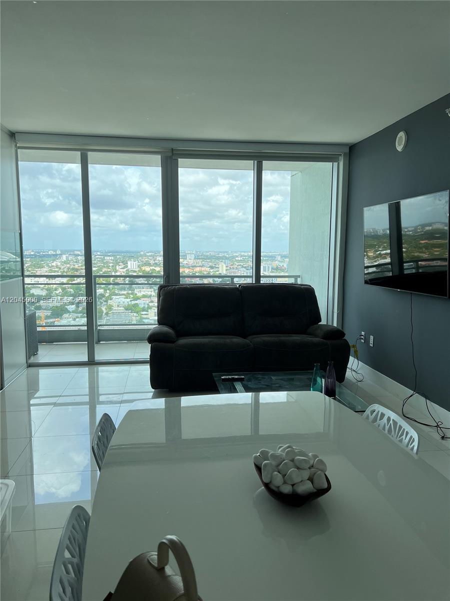 92 Southwest 3rd Street, Unit 3508 Miami, FL 33130 - Photo 2 of 9