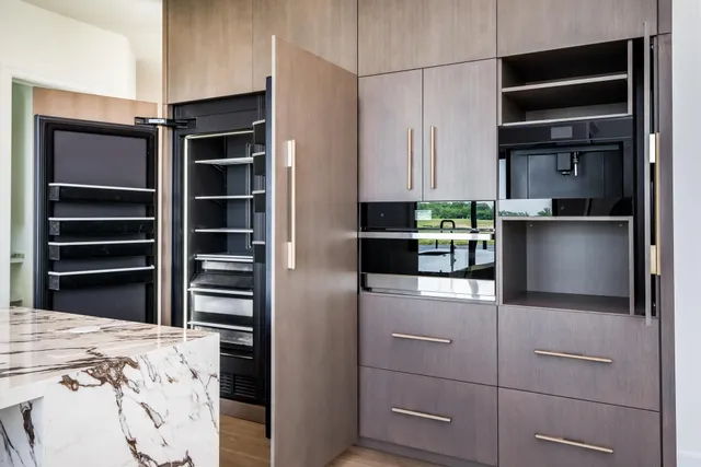 $1,950,000 | 2215 Paradise Circle, Wichita, KS 67205