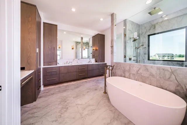 $1,950,000 | 2215 Paradise Circle, Wichita, KS 67205