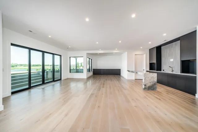 $1,950,000 | 2215 Paradise Circle, Wichita, KS 67205