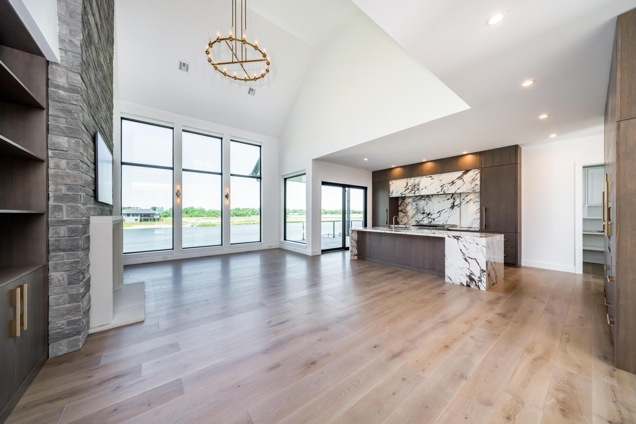 2215 Paradise Circle Wichita, KS 67205 - Photo 3 of 36