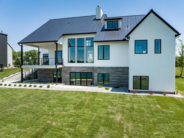 $1,950,000 | 2215 Paradise Circle, Wichita, KS 67205