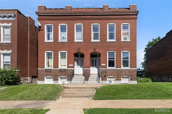 $229,900 | 2210 Missouri Avenue, St. Louis, MO 63104