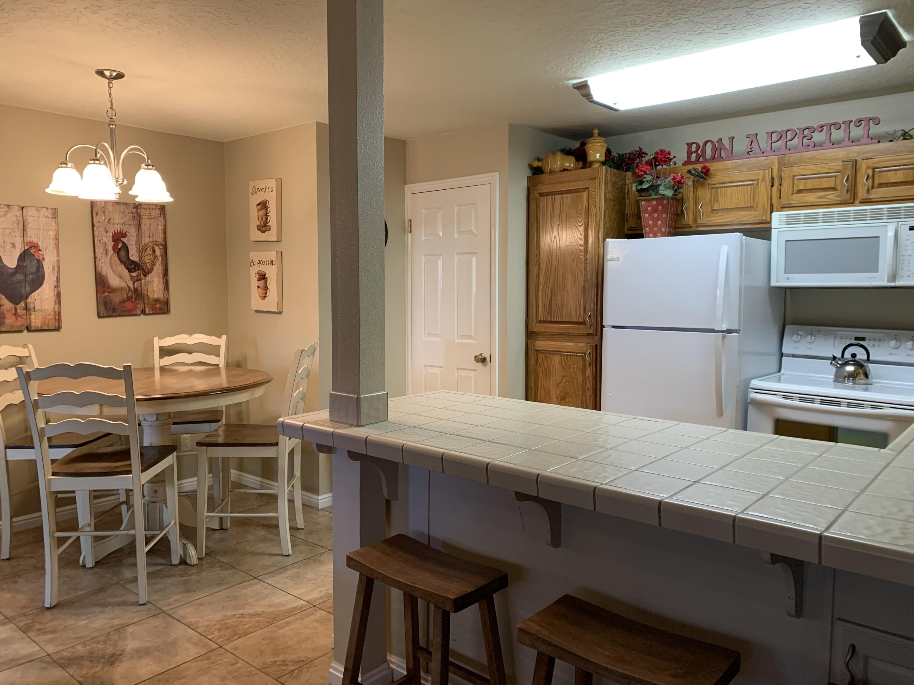 Kitchen/dining