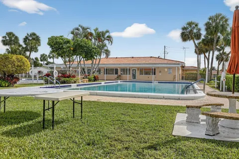 $299,950 | 4305 Northwest 49th Drive, Tamarac, FL 33319