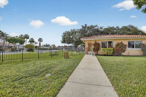 $299,950 | 4305 Northwest 49th Drive, Tamarac, FL 33319