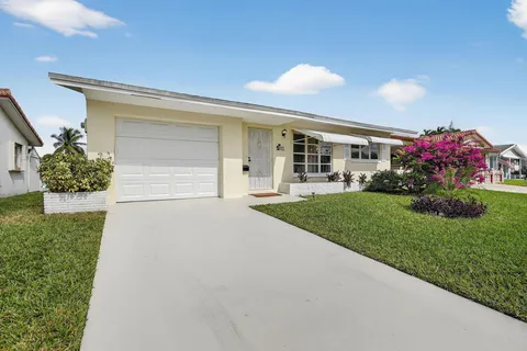 $299,950 | 4305 Northwest 49th Drive, Tamarac, FL 33319