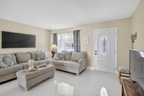 $299,950 | 4305 Northwest 49th Drive, Tamarac, FL 33319