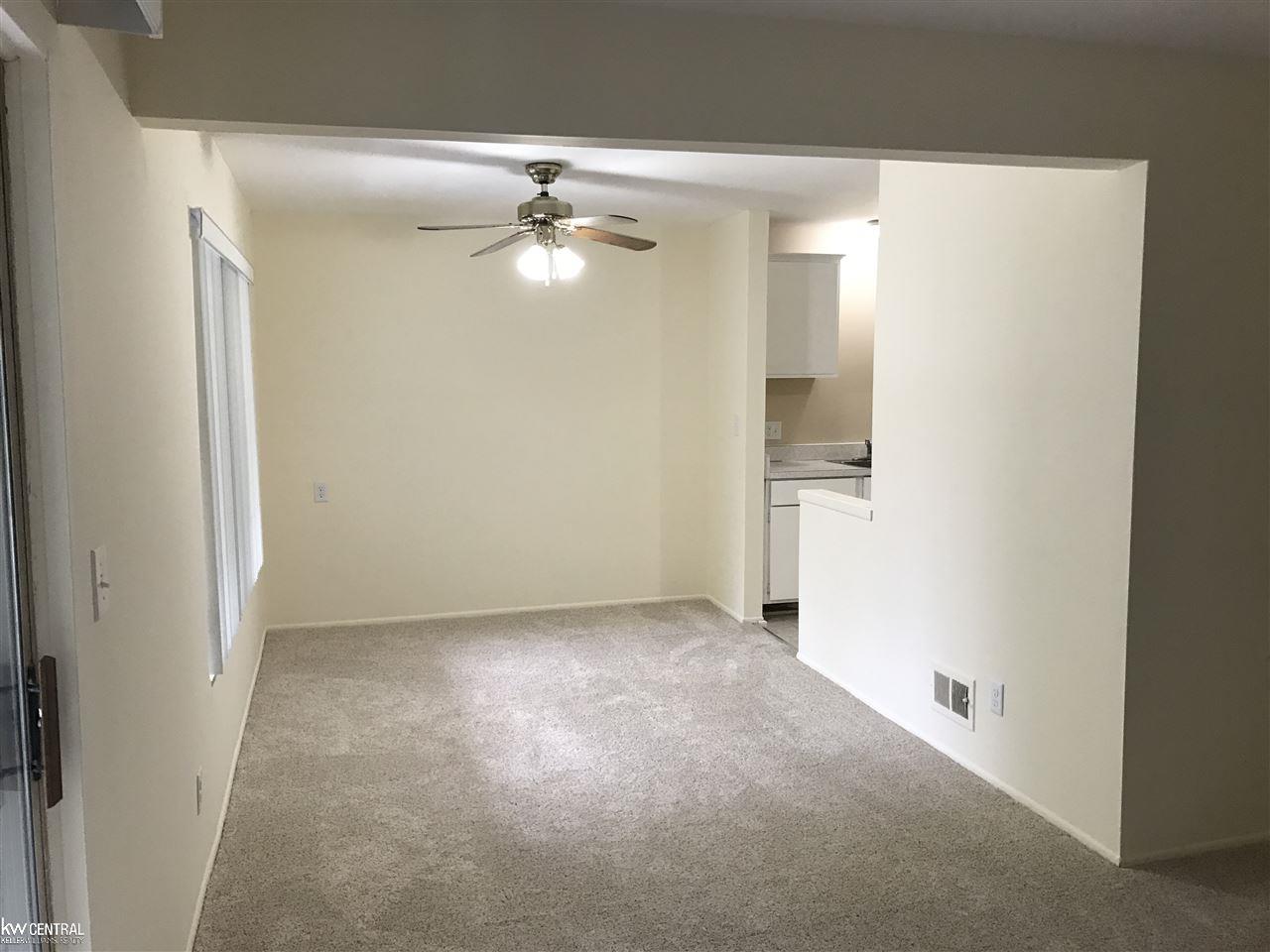 29554 Hoover Road Warren, MI 48093 - Photo 8 of 28 Ceiling Fan in Dining rm