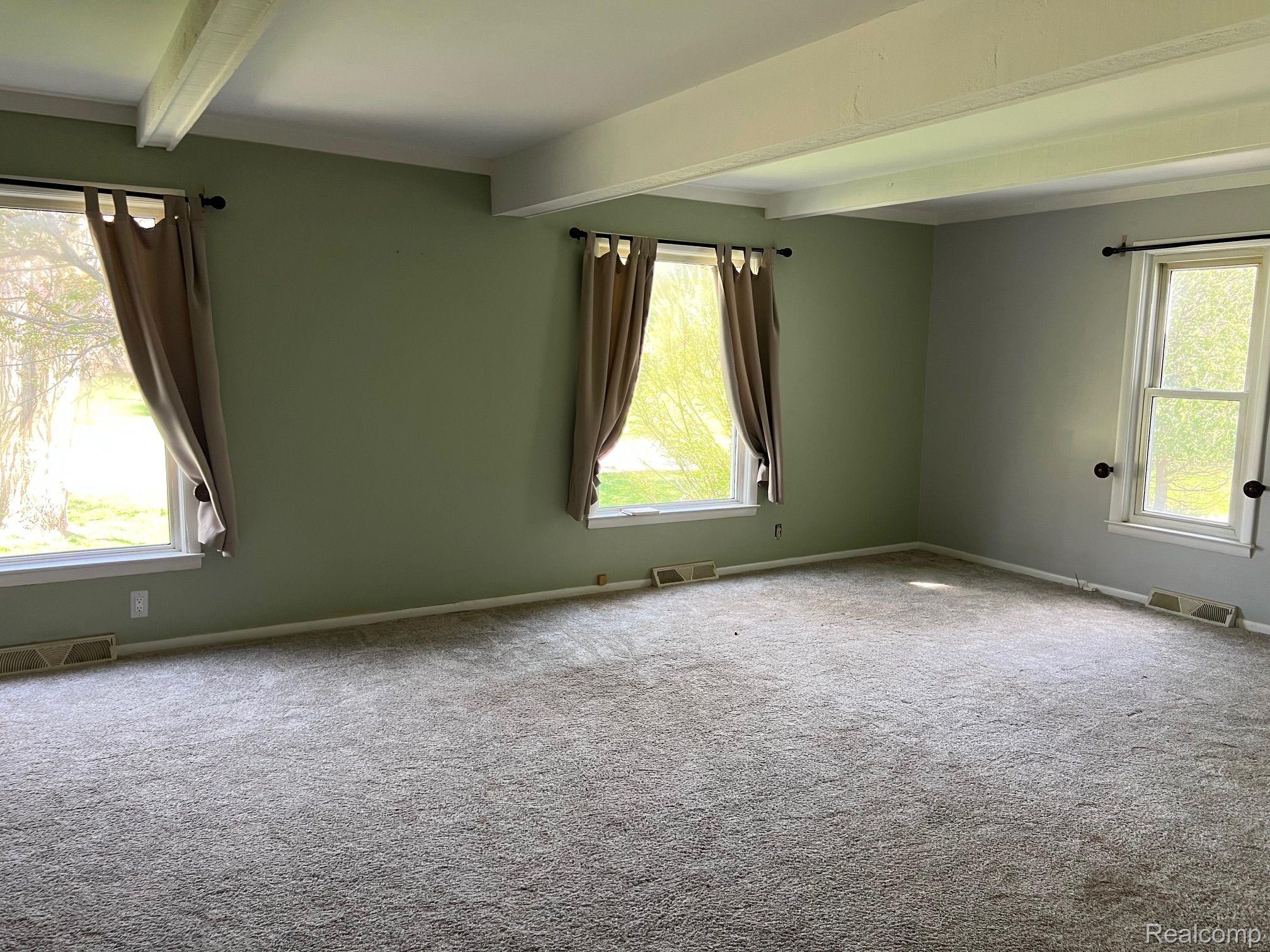 5231 Lonsberry Road Columbiaville, MI 48421 - Photo 26 of 39 Family room