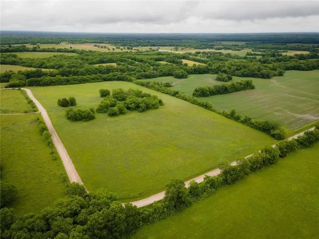 $360,000 | 44507 East 349th Street, Creighton, MO 64739