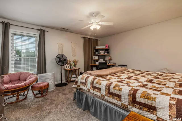 $199,900 | 5627 Red Fox Drive, Carterville, IL 62918