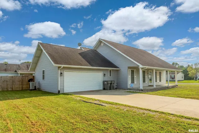 $199,900 | 5627 Red Fox Drive, Carterville, IL 62918