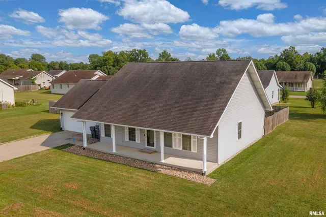 $199,900 | 5627 Red Fox Drive, Carterville, IL 62918