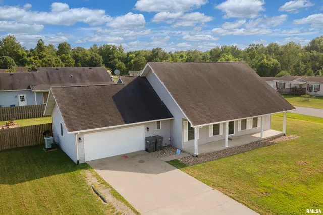 $199,900 | 5627 Red Fox Drive, Carterville, IL 62918