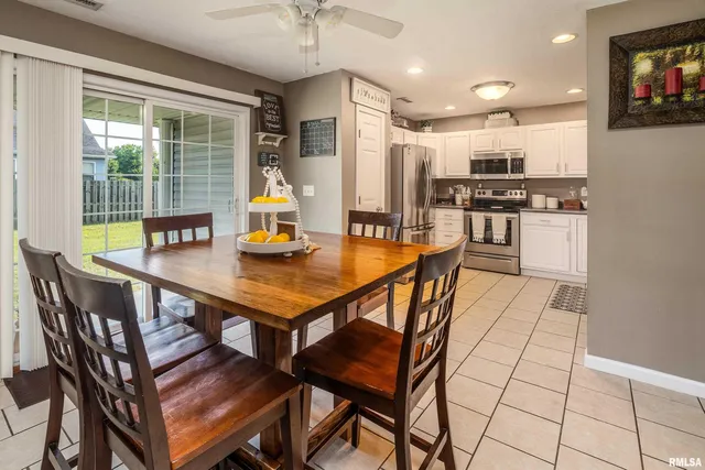 $199,900 | 5627 Red Fox Drive, Carterville, IL 62918