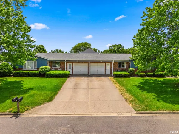 $269,000 | 100-102 Nina Court, Pekin, IL 61554