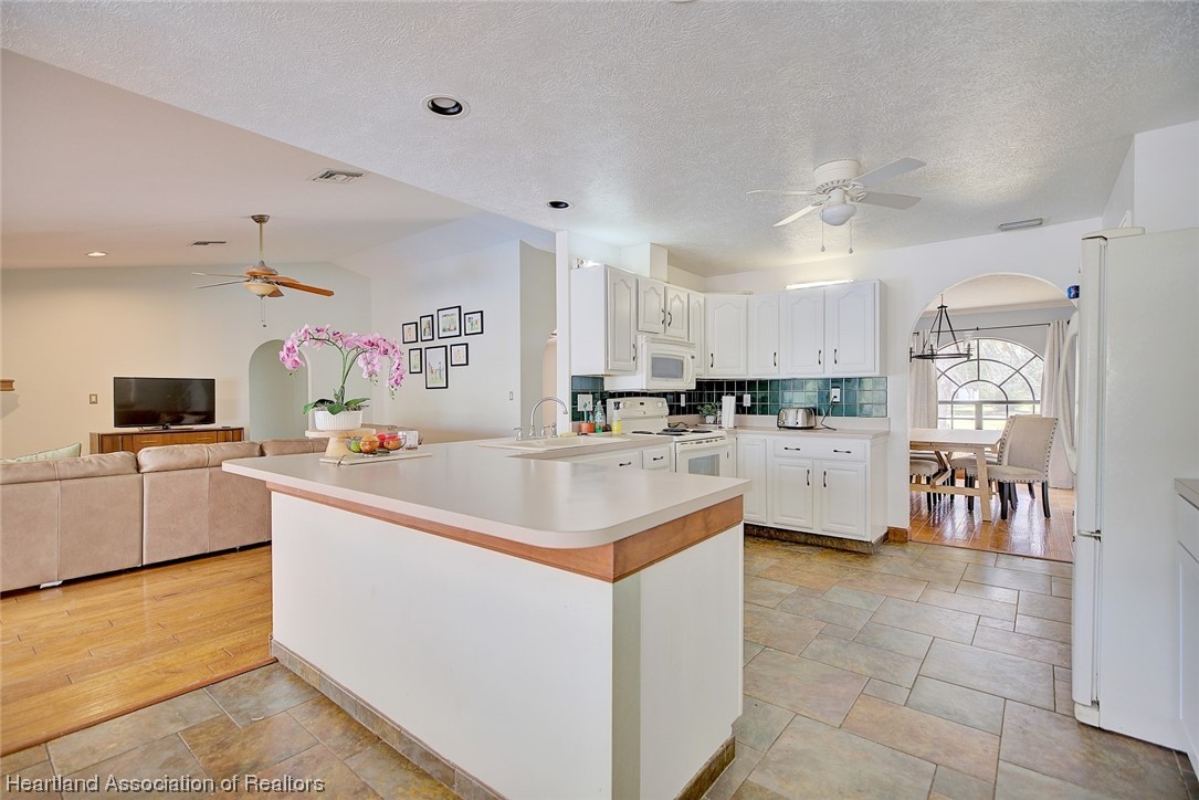 5716 Wolf Road Sebring, FL 33875 - Photo 12 of 31 Gallery Image 12
